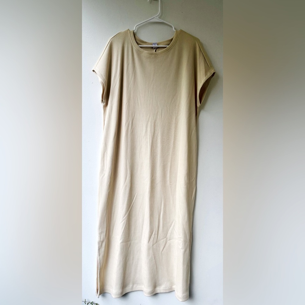 Old Navy • Tan Short Sleeve Sweater
